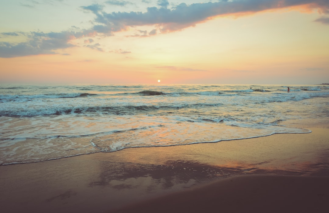 Co zabrać na plażę? W czym się ubrać?